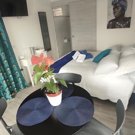 La Kafrine Bed & Breakfast เลอ ตอมปง ภายนอก รูปภาพ