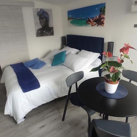 La Kafrine Bed & Breakfast เลอ ตอมปง ภายนอก รูปภาพ
