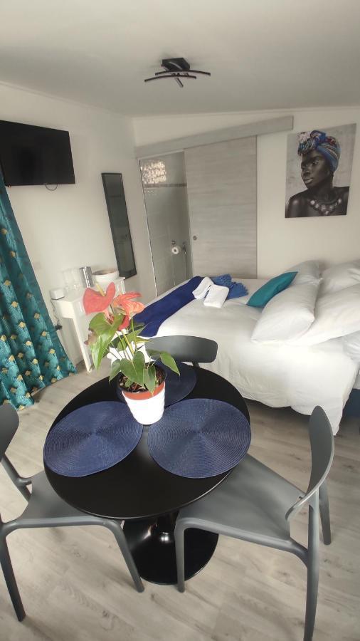 La Kafrine Bed & Breakfast เลอ ตอมปง ภายนอก รูปภาพ